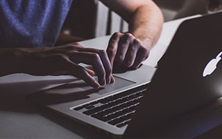 开云体育APP下载-英格兰羽毛球队力克丹麦羽毛球队，林丹三分雨点燃全场