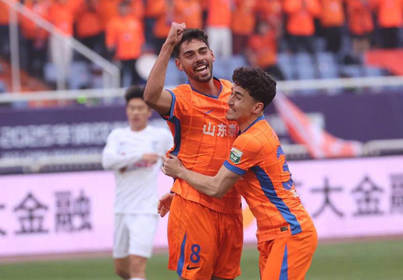 新晋冠军争霸开战，新星崭露头角！的简单介绍