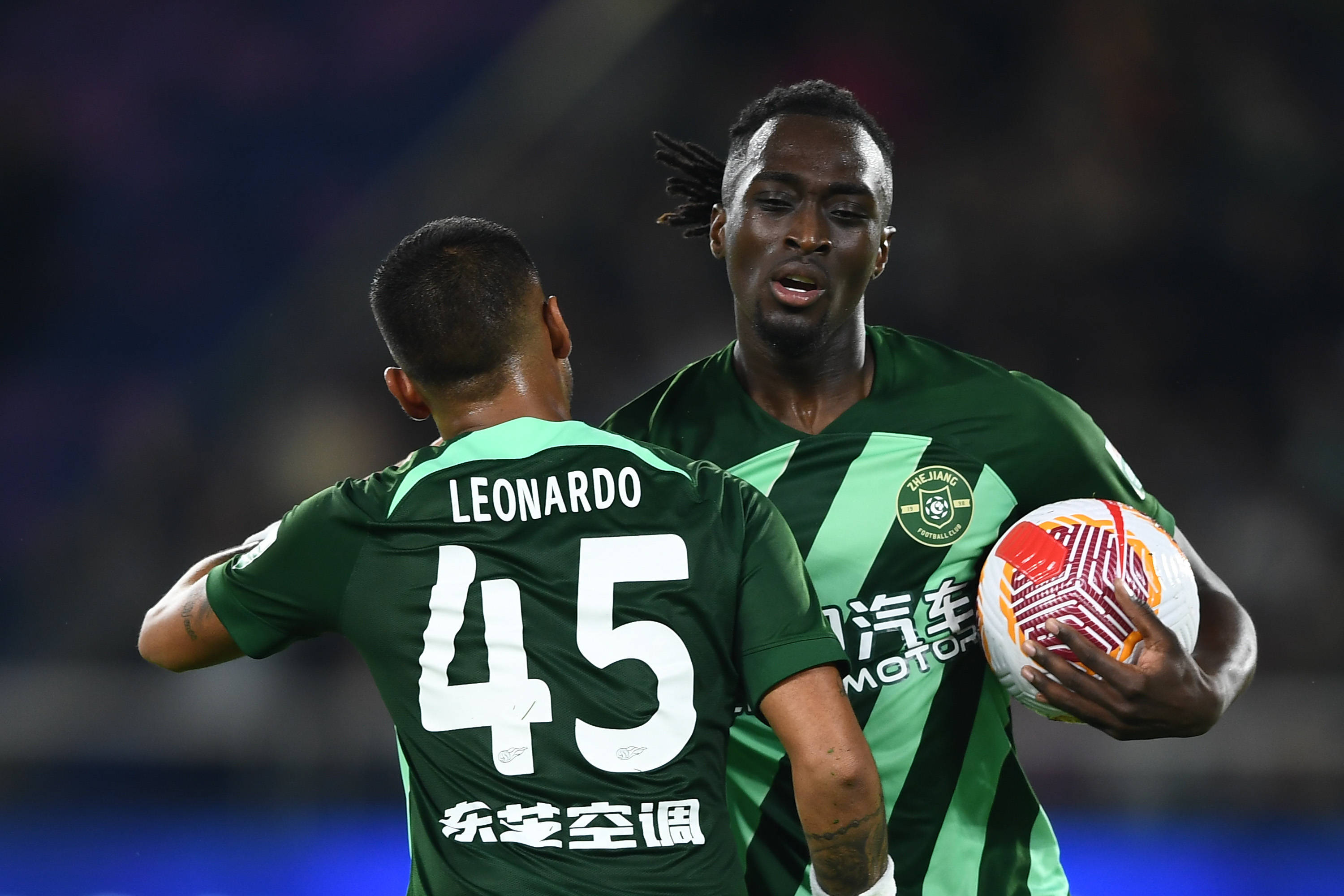 顶尖球队对决，比赛看点不断