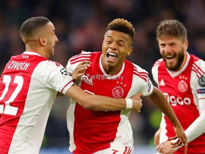 阿贾克斯战胜对手，取得重要胜利的简单介绍