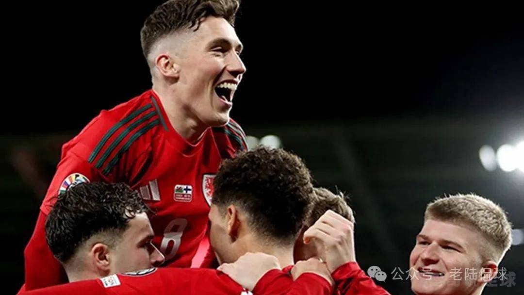 斗志昂扬!欧预赛球员奋勇争先的简单介绍 斗志昂扬!欧预赛球员奋勇争先的简单介绍