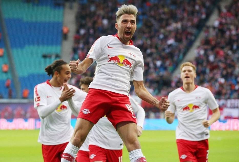 包含莱比锡红牛队取胜在望，巩固领先优势保持不败的词条