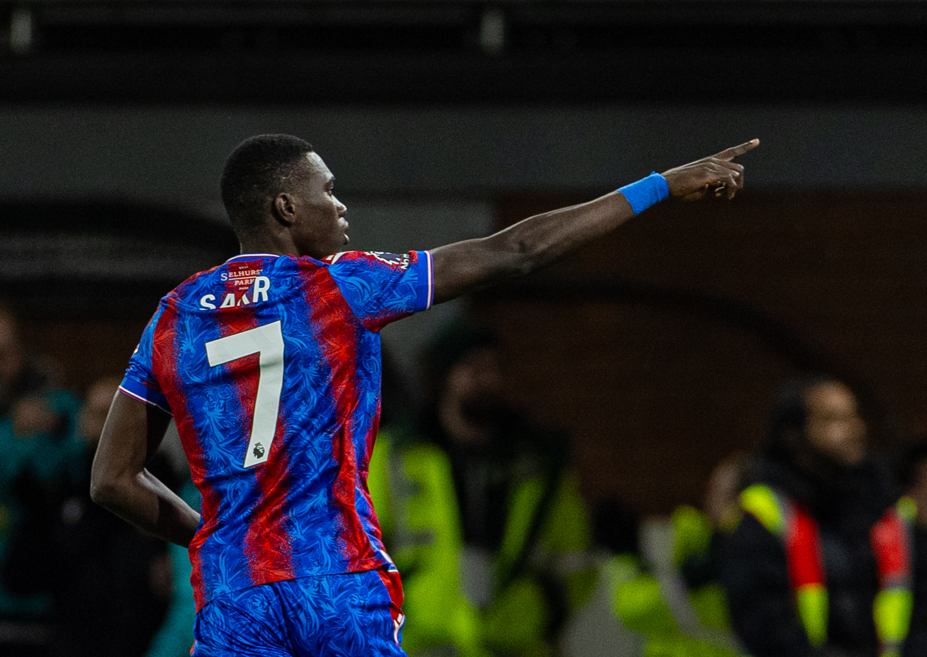 包含阿森纳队在英超赛场上连胜三场,重返争夺冠军席位的词条 包含阿森纳队在英超赛场上连胜三场,重返争夺冠军席位的词条