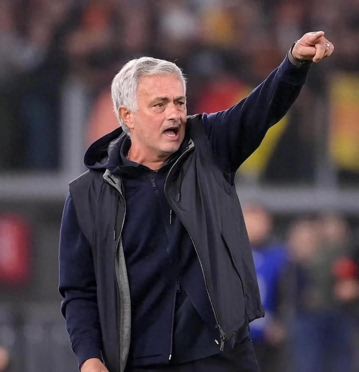 开云体育-主教练在比赛中展现出高超战术