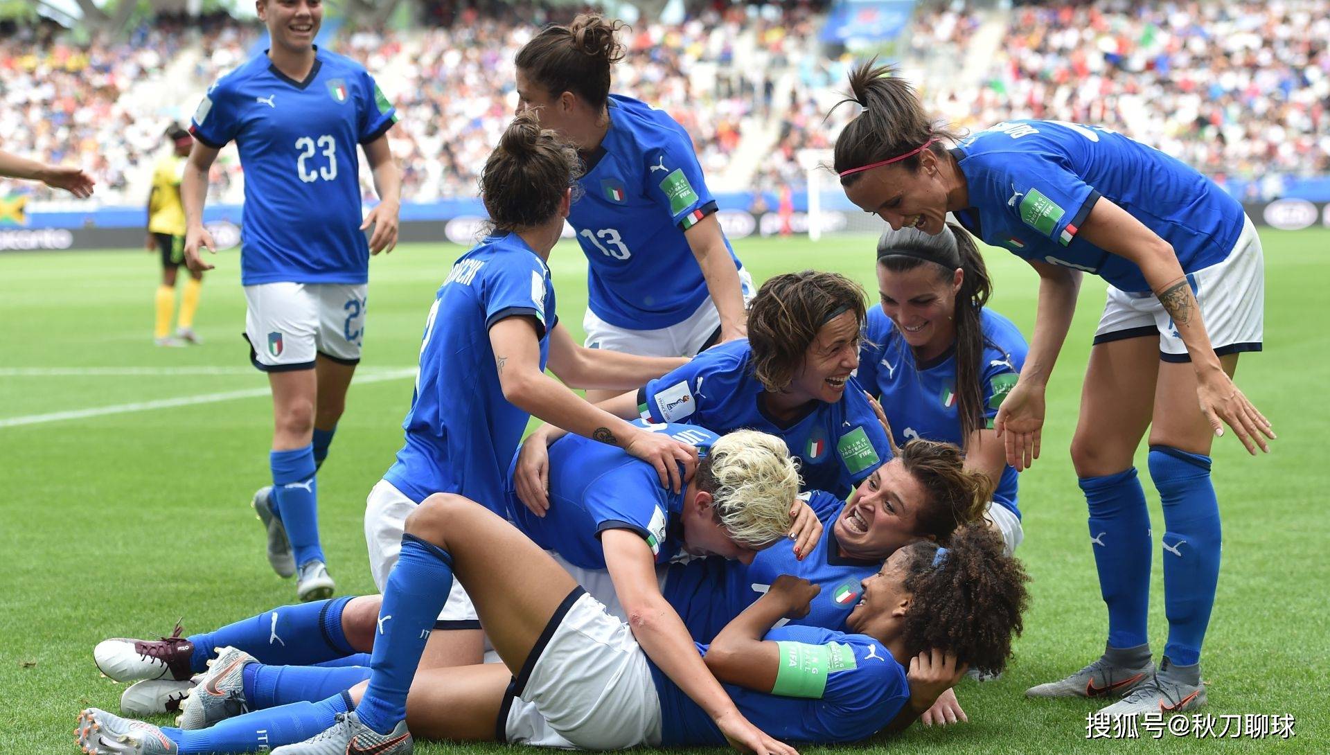 意大利女足在比赛中展现出强大实力