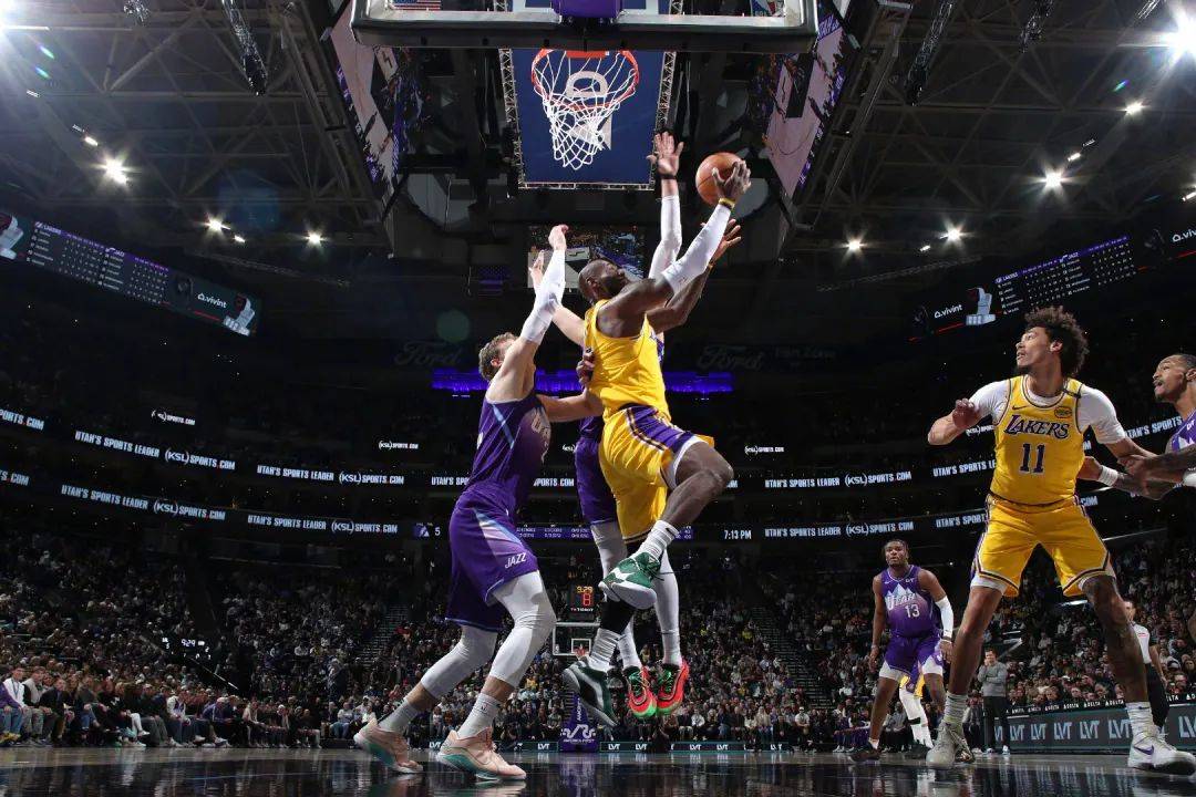 湖人中锋因个人原因缺席训练