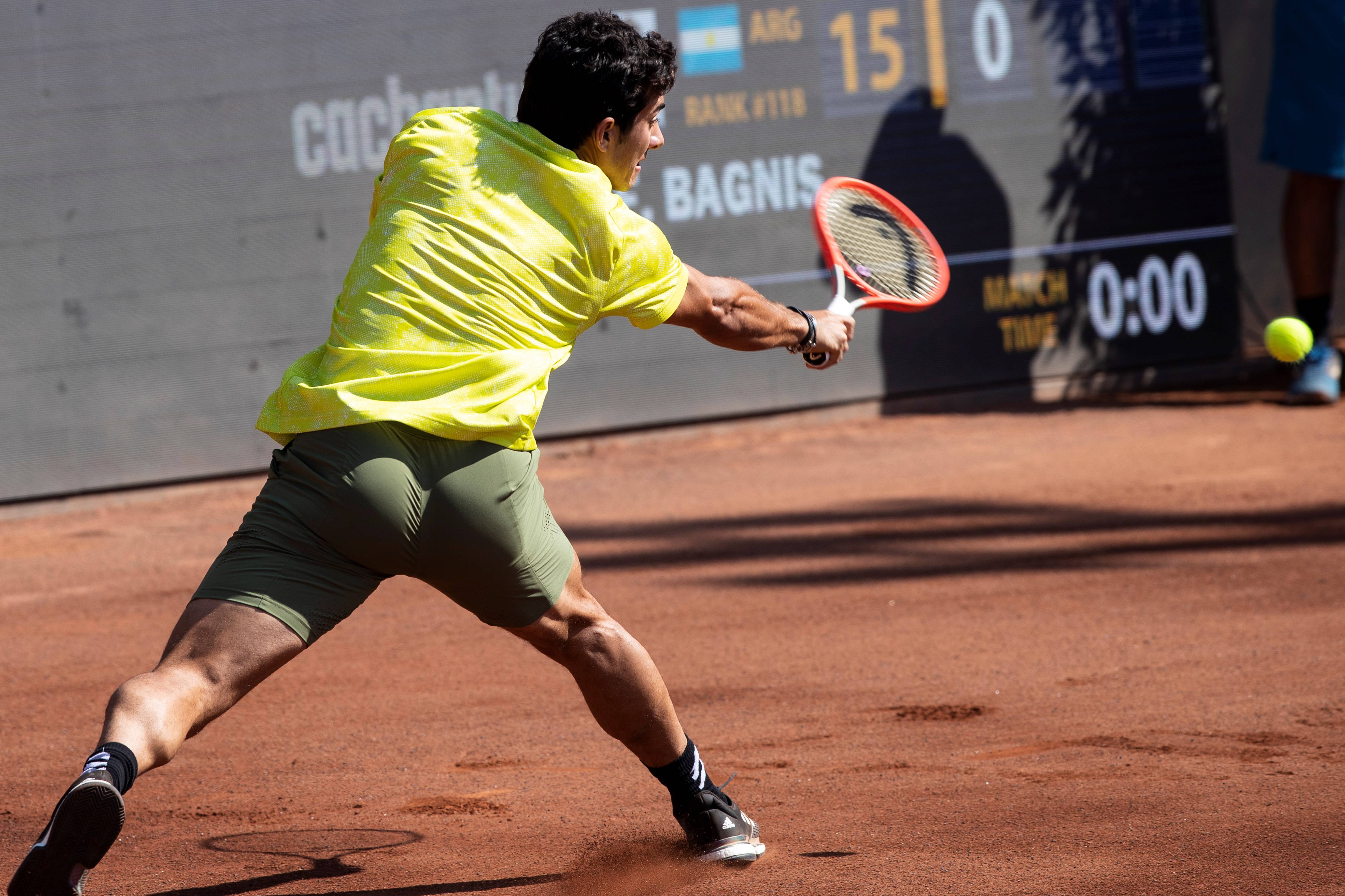 帆船比赛中阿根廷选手获得银牌 帆船比赛中阿根廷选手获得银牌