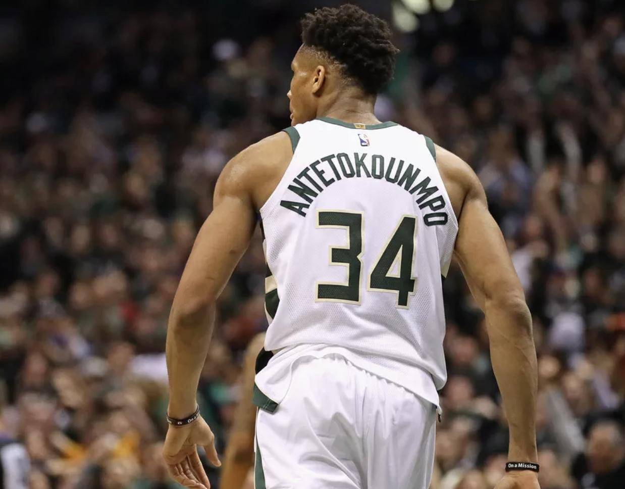 包含雄鹿队快速进攻成优势,期待下场比赛战绩的词条 包含雄鹿队快速进攻成优势,期待下场比赛战绩的词条