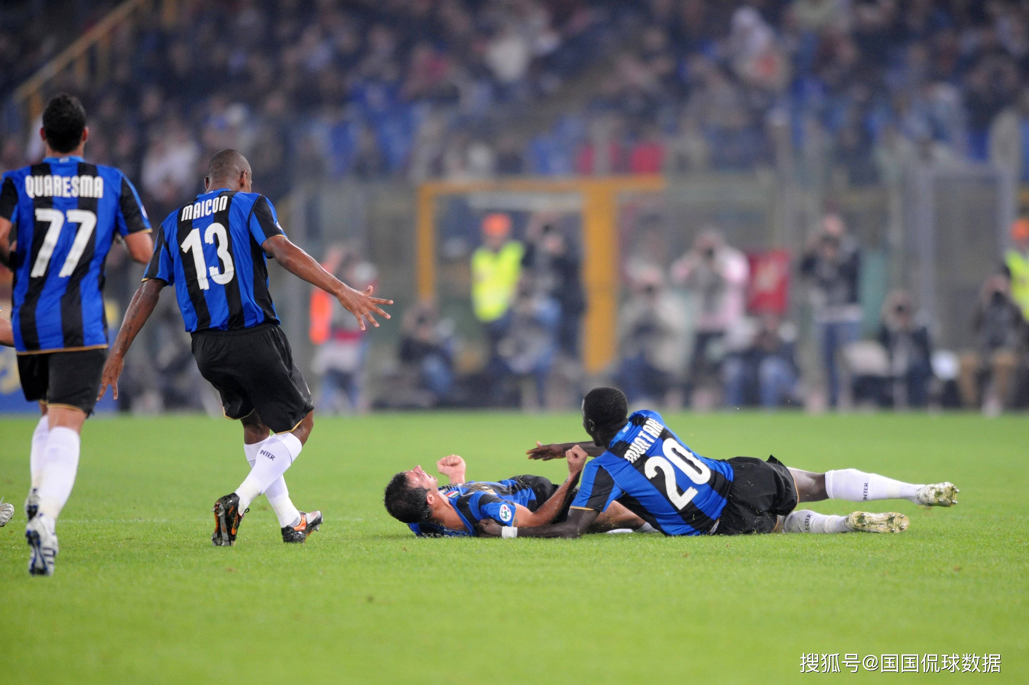 开云体育下载-罗马击败对手，奔向意甲前十