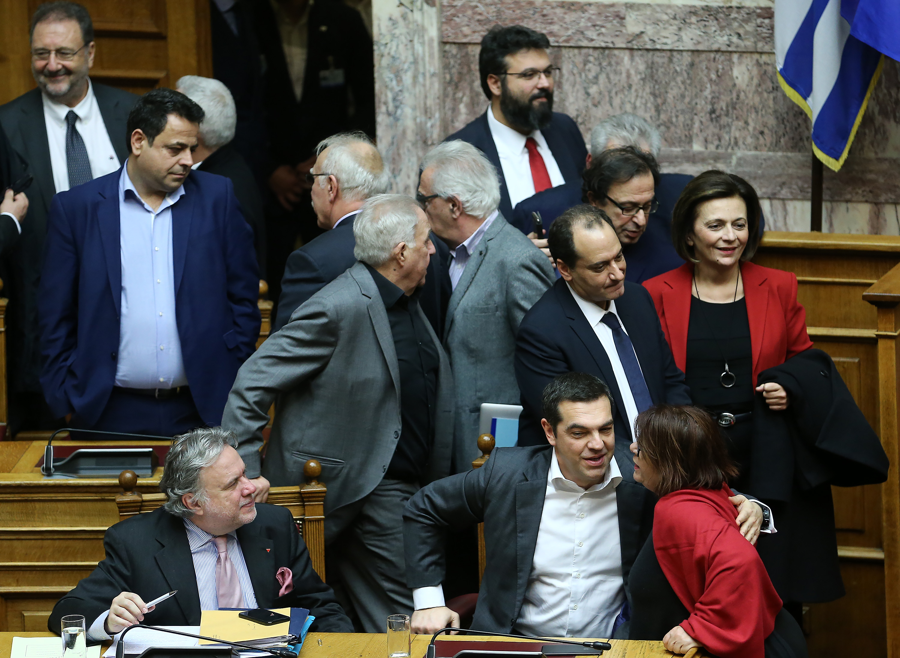 包含瑞士大胜希腊，小组赛晋级希望一线相通的词条