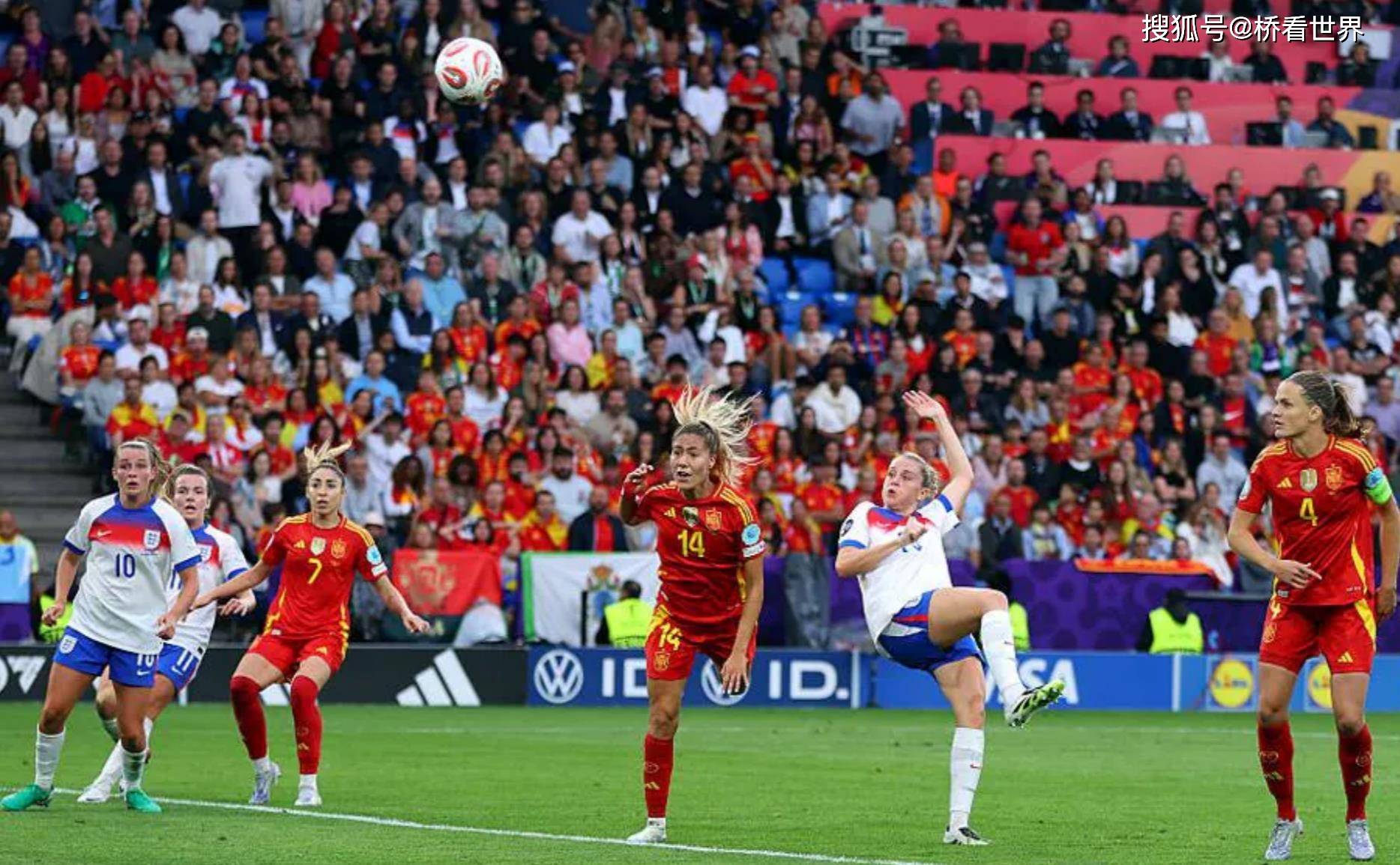 开云平台-关于英格兰女足队员团结一心为国争光的信息