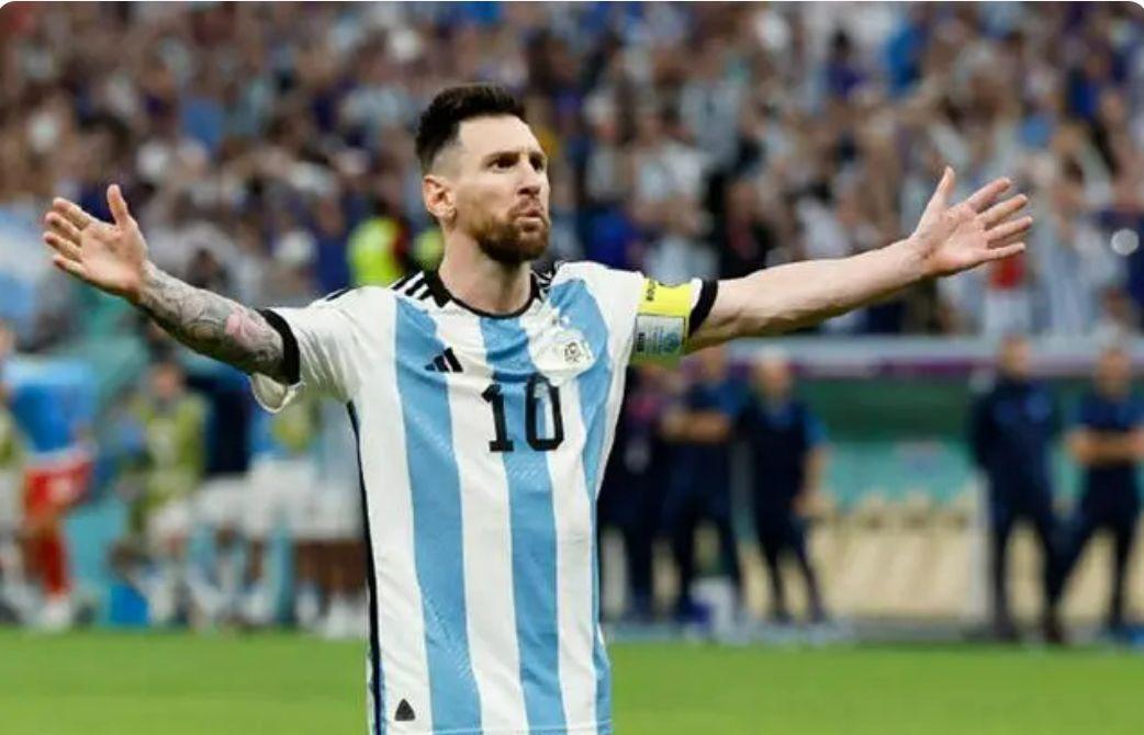 开云体育app-阿根廷球员在国际赛事中攻破对手球门