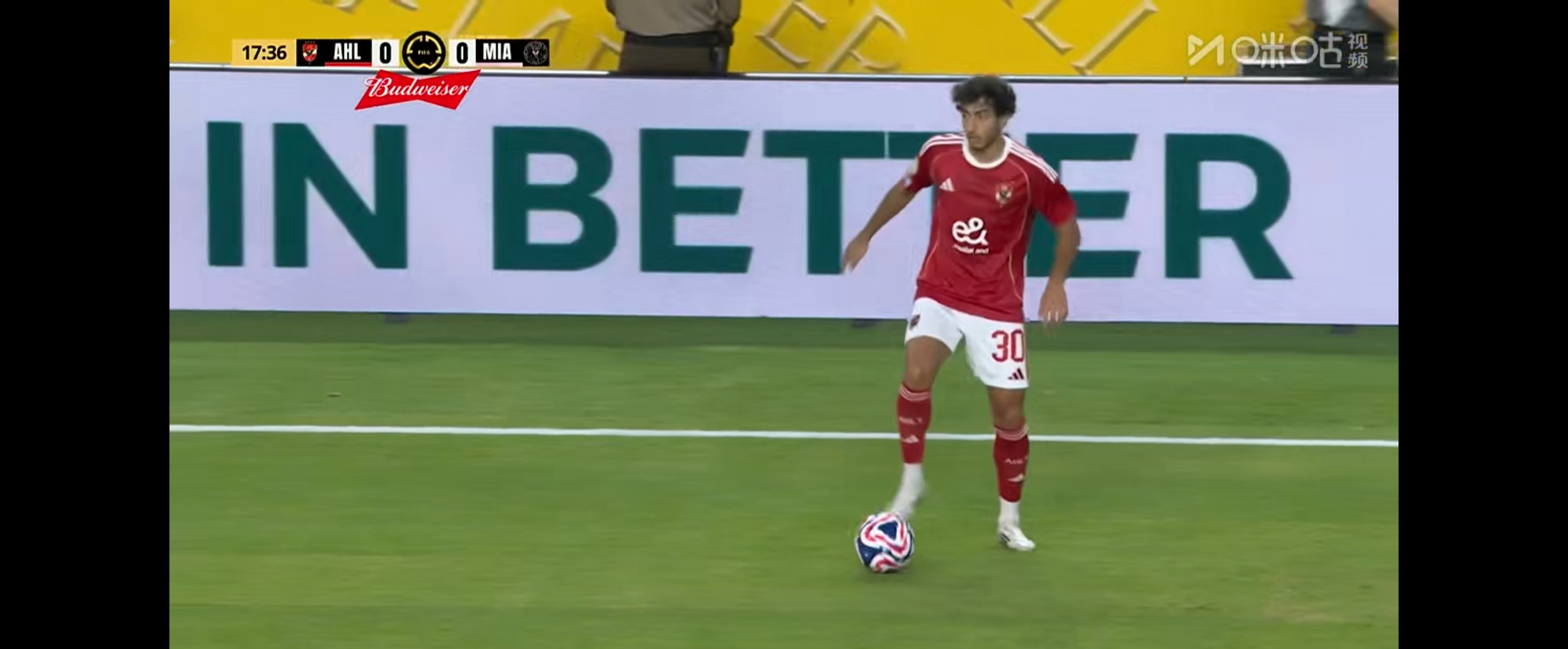 阿根廷球员在国际赛事中攻破对手球门