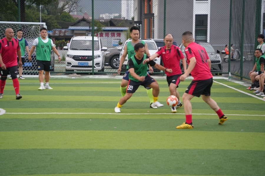 关于足球赛事火热开赛刺激激情高涨的信息 关于足球赛事火热开赛刺激激情高涨的信息