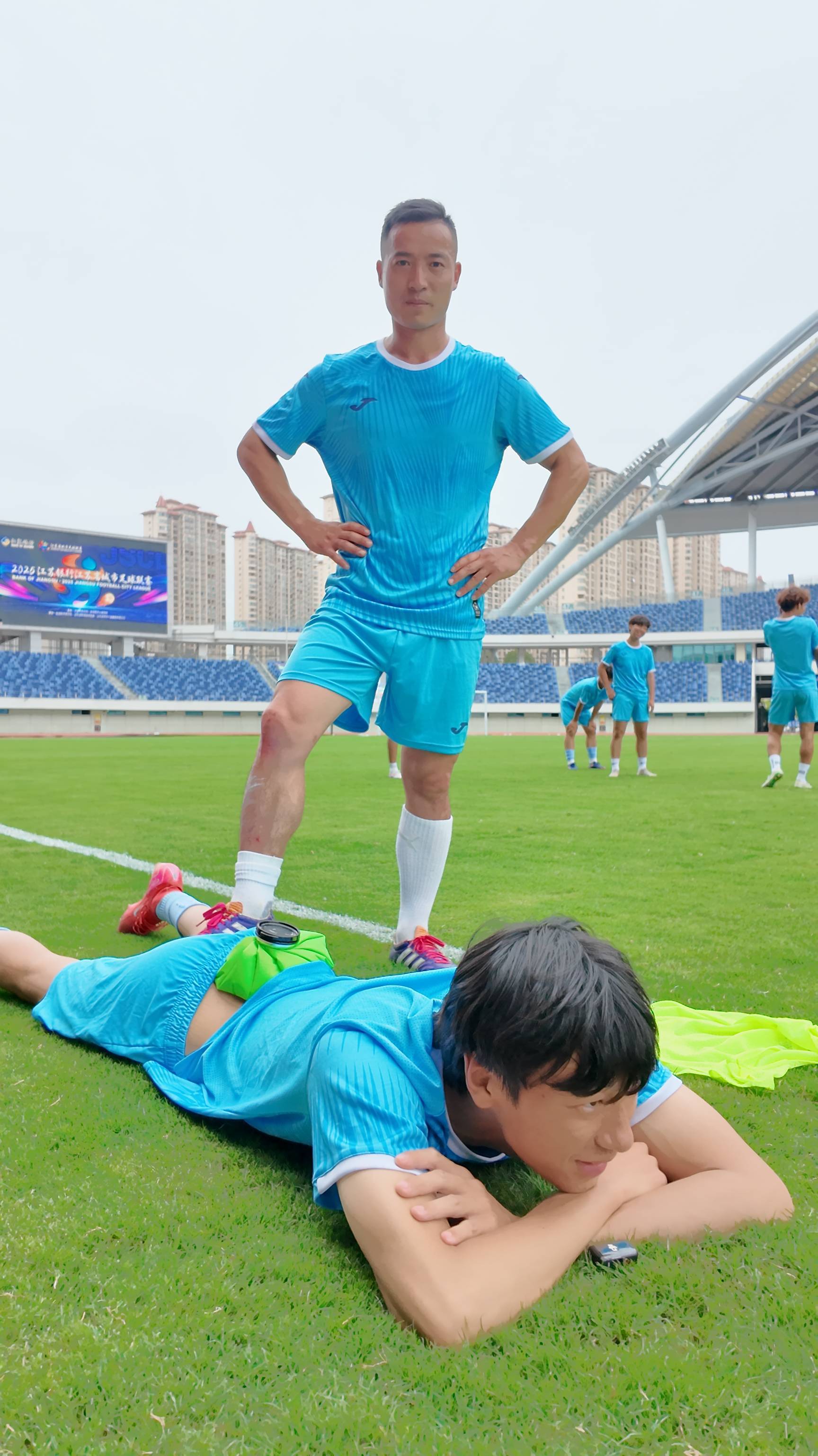 球场上草根球队逆袭,惊艳全场的简单介绍 球场上草根球队逆袭,惊艳全场的简单介绍