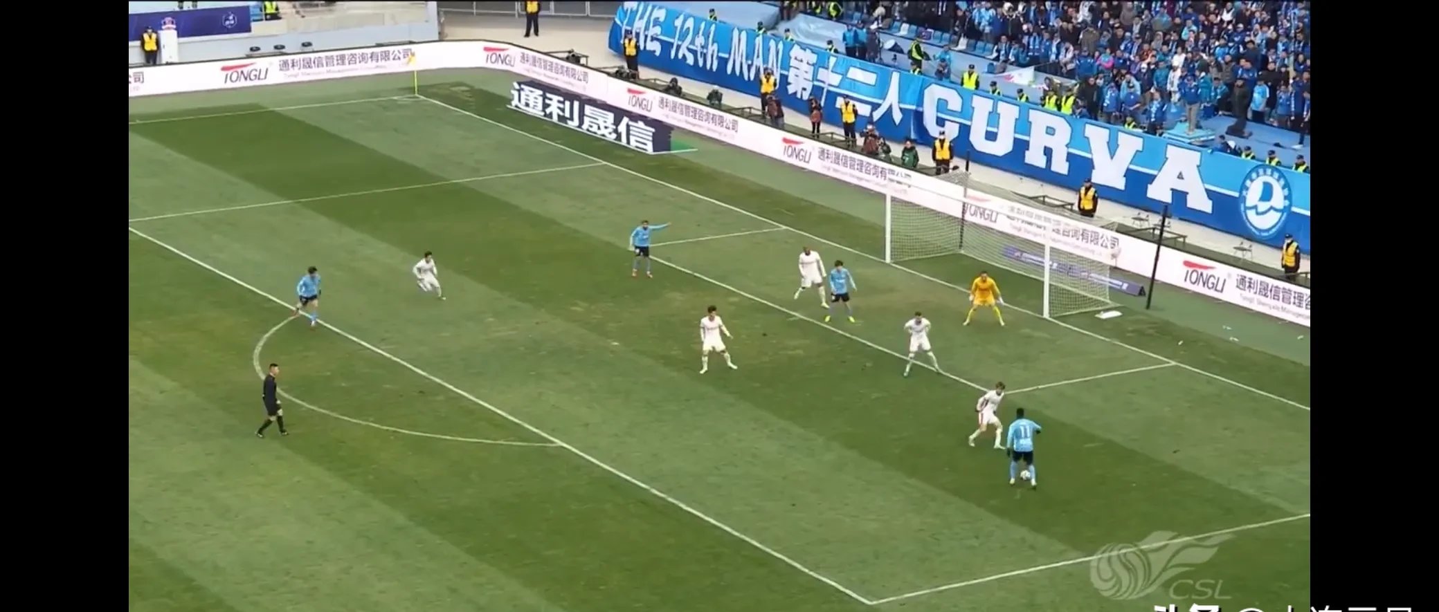 开云体育中国-大连人取得连胜，球迷热议球队表现