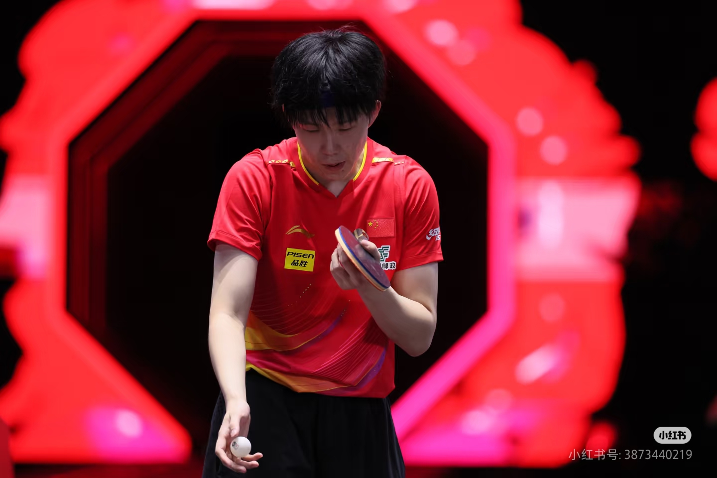 运动员迅速适应赛场氛围,获得头名 运动员迅速适应赛场氛围,获得头名