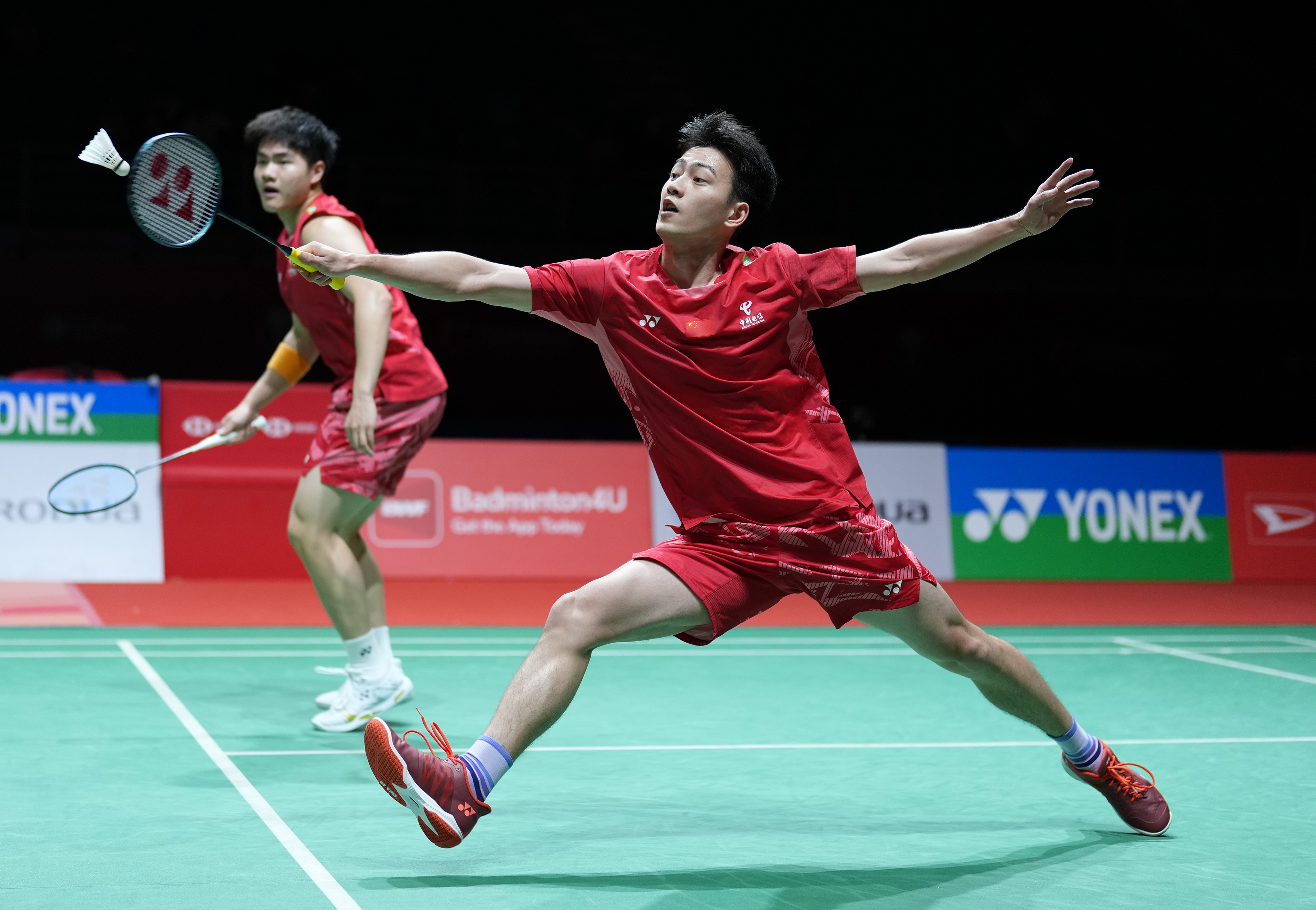 开云体育-包含马来西亚羽毛球队鏖战印度羽毛球队，谌龙爆发神勇的词条