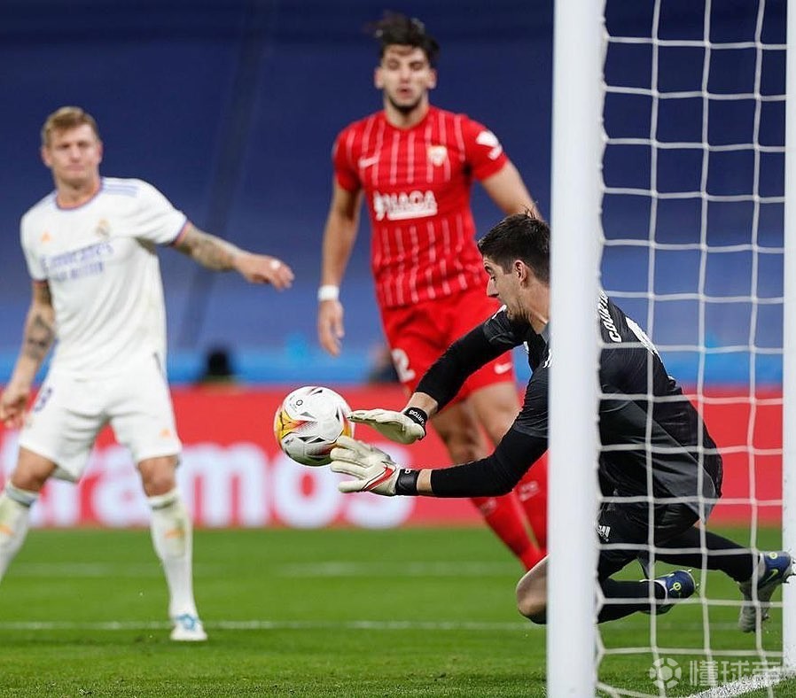 塞维利亚横扫中国，库尔图瓦带队取胜